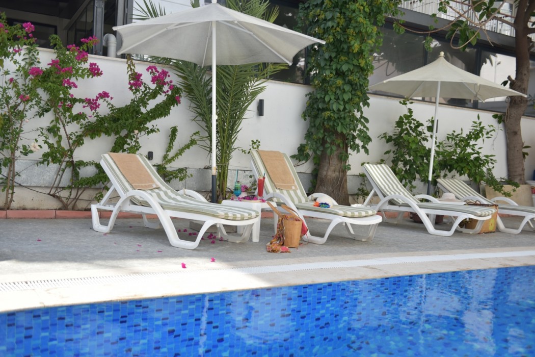 Aurasia Beach Hotel 40/69