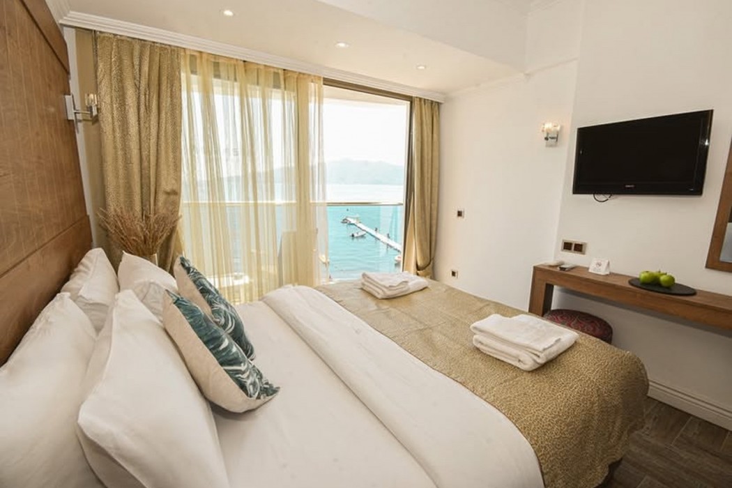 Aurasia Beach Hotel 20/69