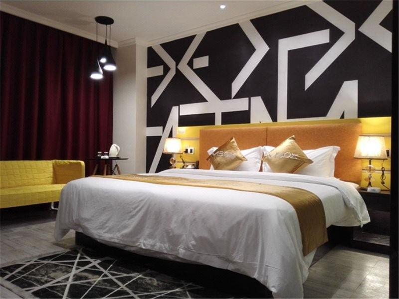 MBOX Boutique Hotel 7/13