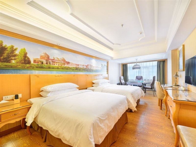 Vienna International Hotel (Shenzhen Fuyong Convention and Exhibition Center) photo5