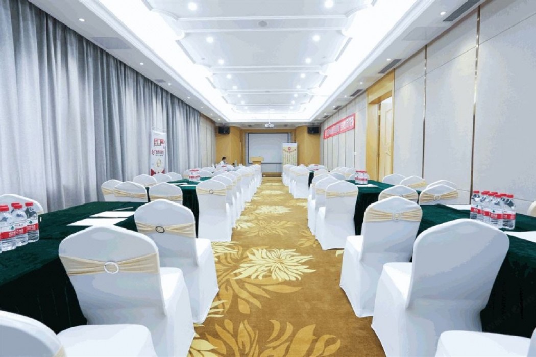 Vienna International Hotel (Shenzhen Airport Hangcheng) 24/36