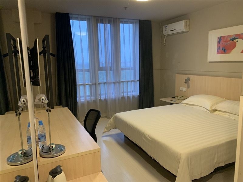 Jinjiang Inn (Ji County Renmin West Street) 27/51