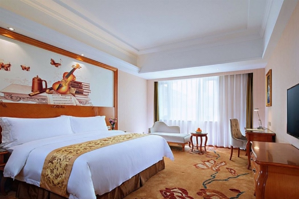 Vienna 3 Best Hotel (Guangzhou Xintang Shacun Metro Station) photo3