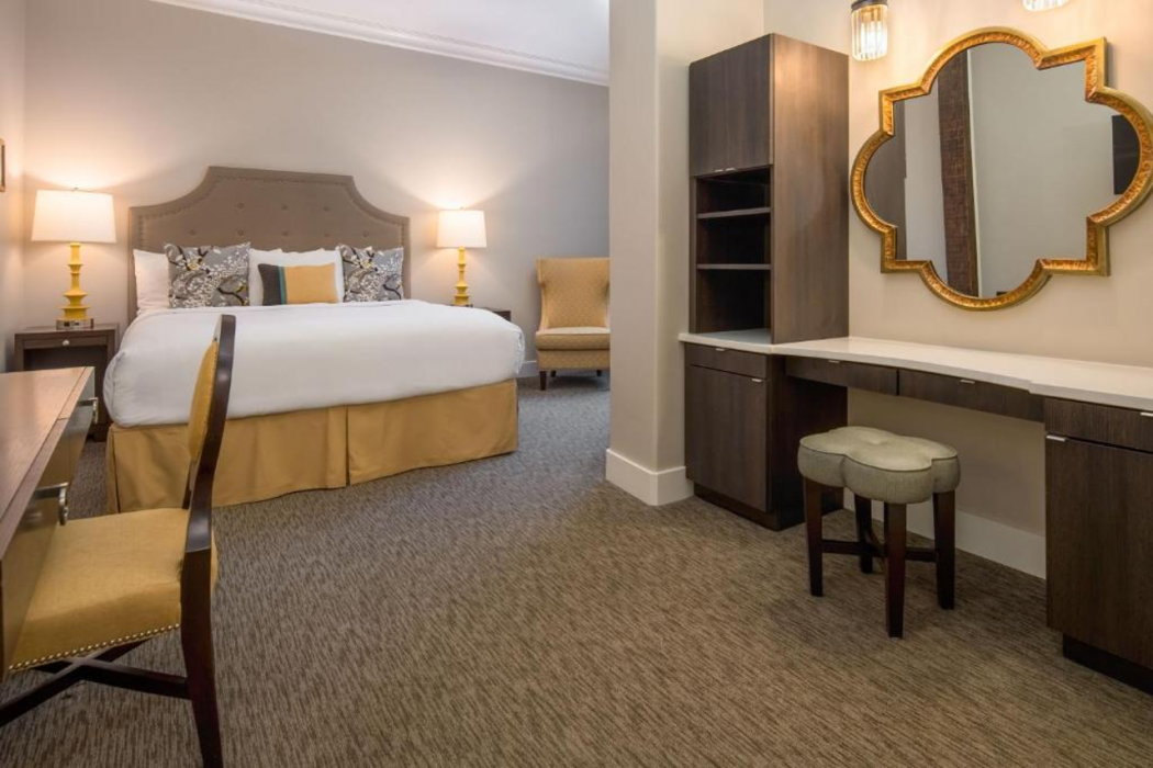 Mark Spencer Hotel 12/50
