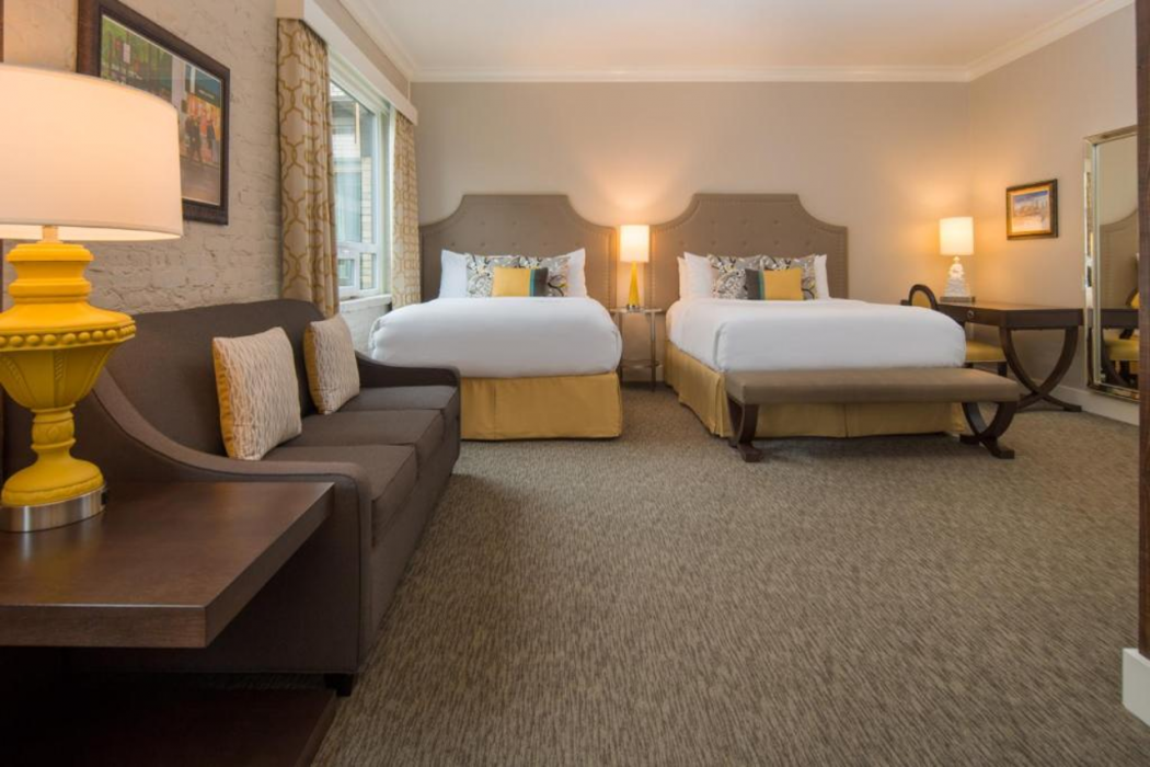 Mark Spencer Hotel 10/50