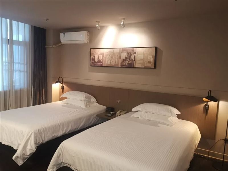 Jinjiang Inn Select (Wuhan Tianhe Airport) 13/23