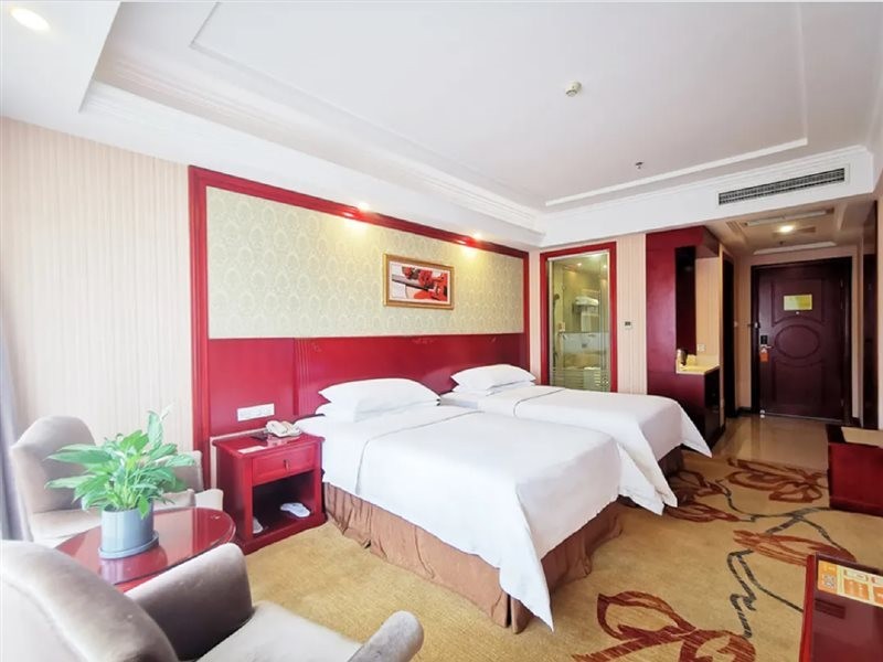 Vienna Hotel (Chongqing Changshengqiao Metro Station) photo5