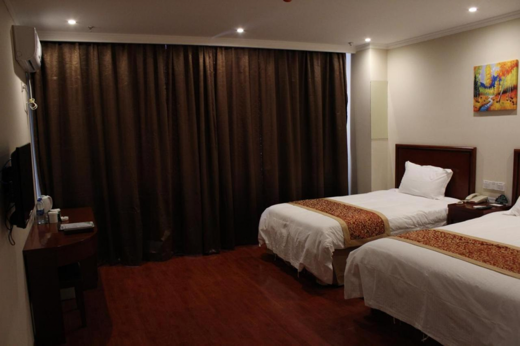 GreenTree Inn Zaozhuang Taierzhuang Ancient City Tourist Service Center Business Hotel 6/32