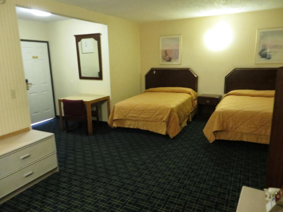 Budget Inn Hollywood 7/32
