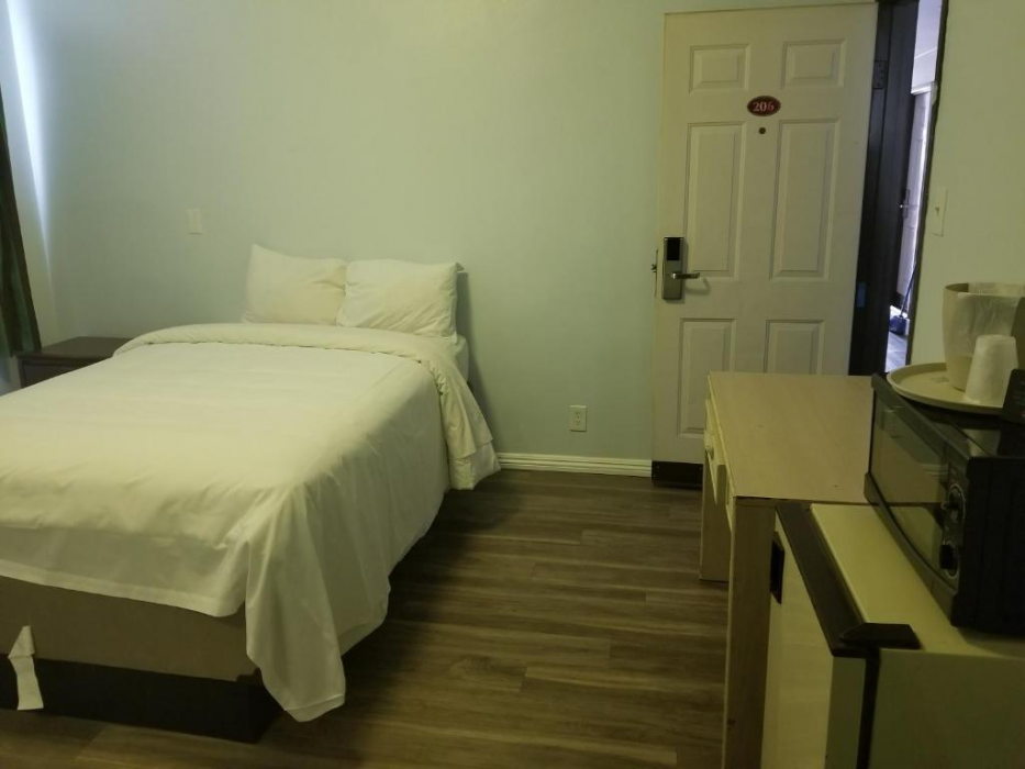 Budget Inn Hollywood 6/32
