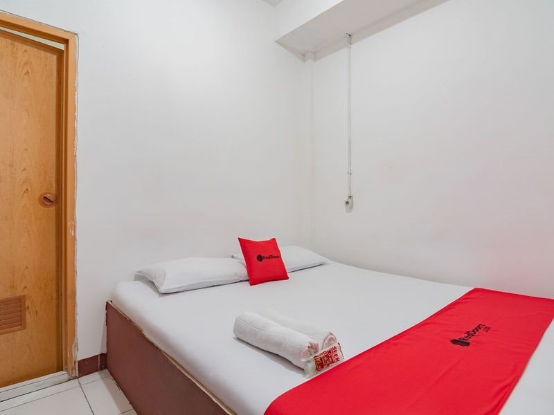 RedDoorz near Riau Junction Mall 2 3/19