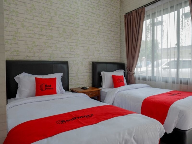 RedDoorz @ Jalan Majapahit Semarang 36/56