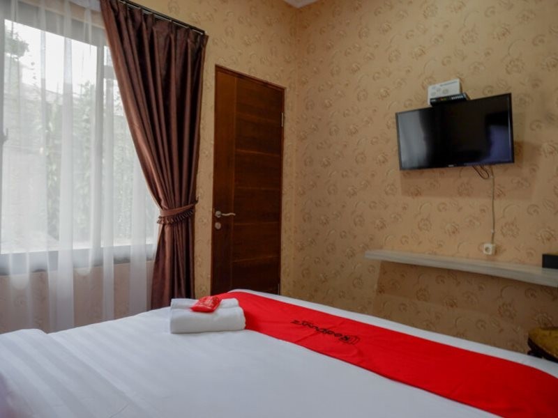 RedDoorz @ Jalan Majapahit Semarang 37/56