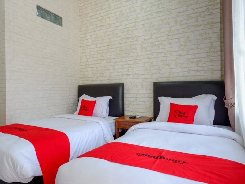 RedDoorz @ Jalan Majapahit Semarang 38/56