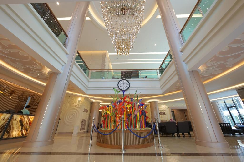 Golden Sea Hua Hin Hotel 10/65