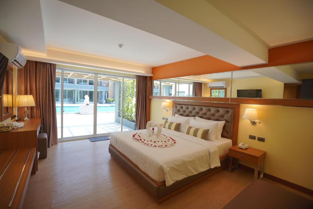 Golden Sea Hua Hin Hotel 20/65