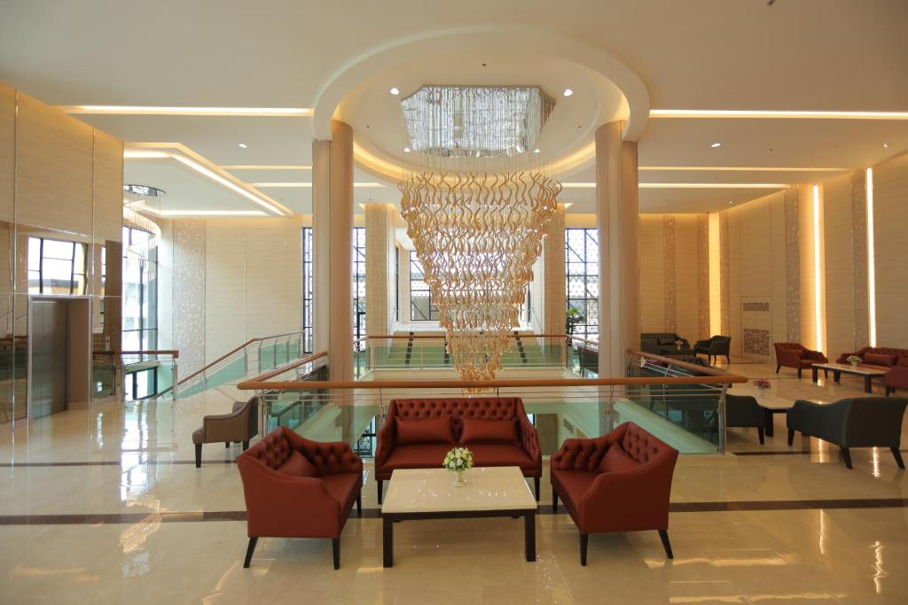 Golden Sea Hua Hin Hotel 11/65