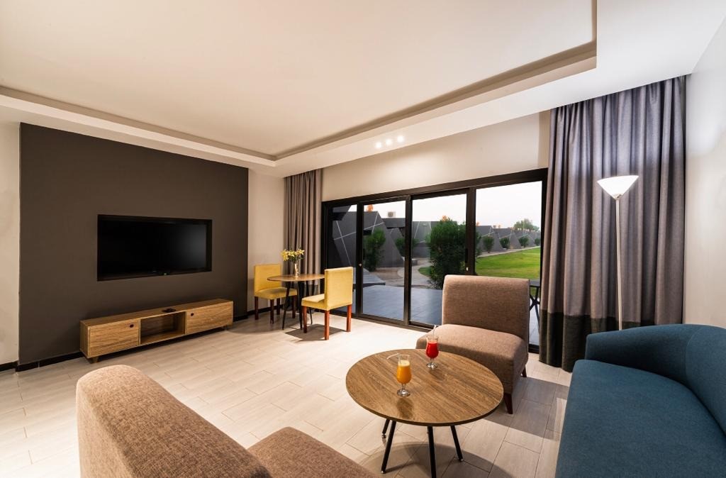 ONE BEDROOM + HALL