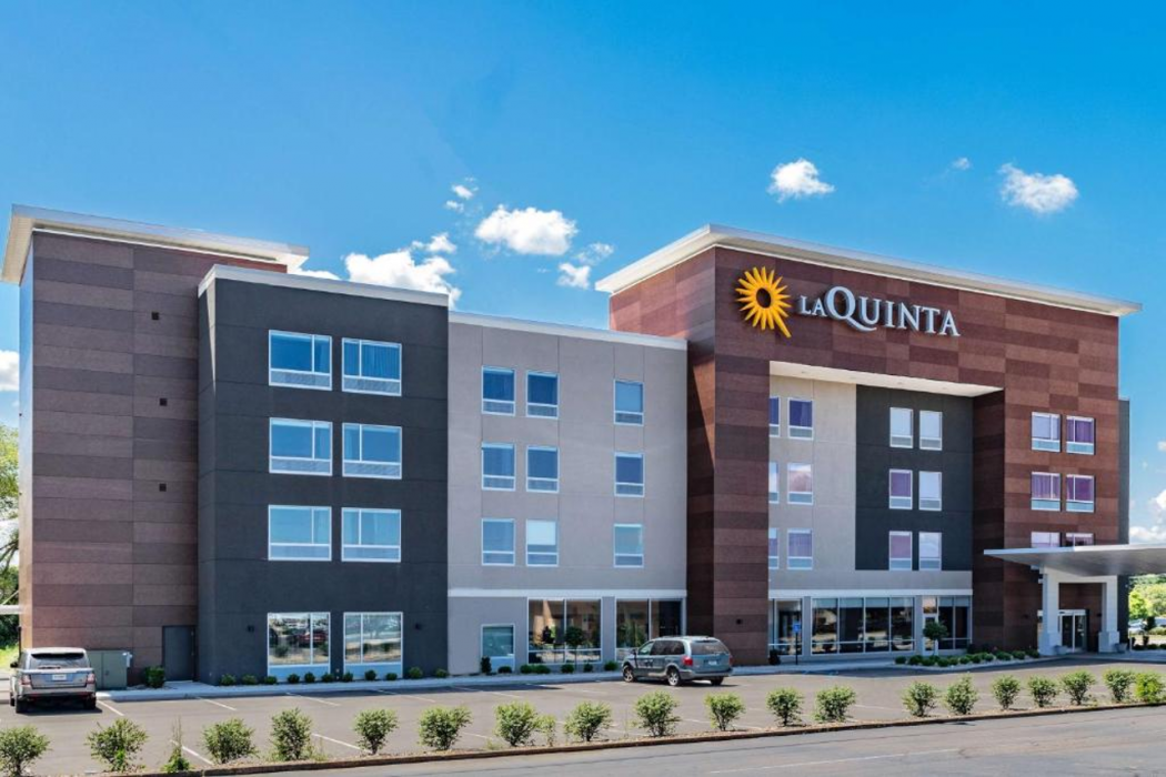 LaQuinta Suites by Wyndham South Bend Notre Dame Area 1/14