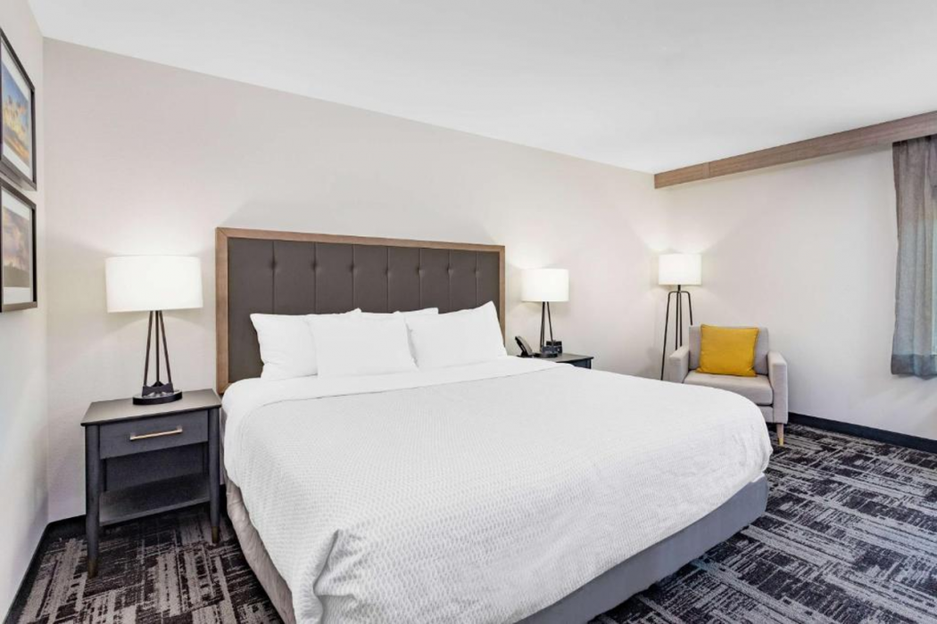 LaQuinta Suites by Wyndham South Bend Notre Dame Area 7/14