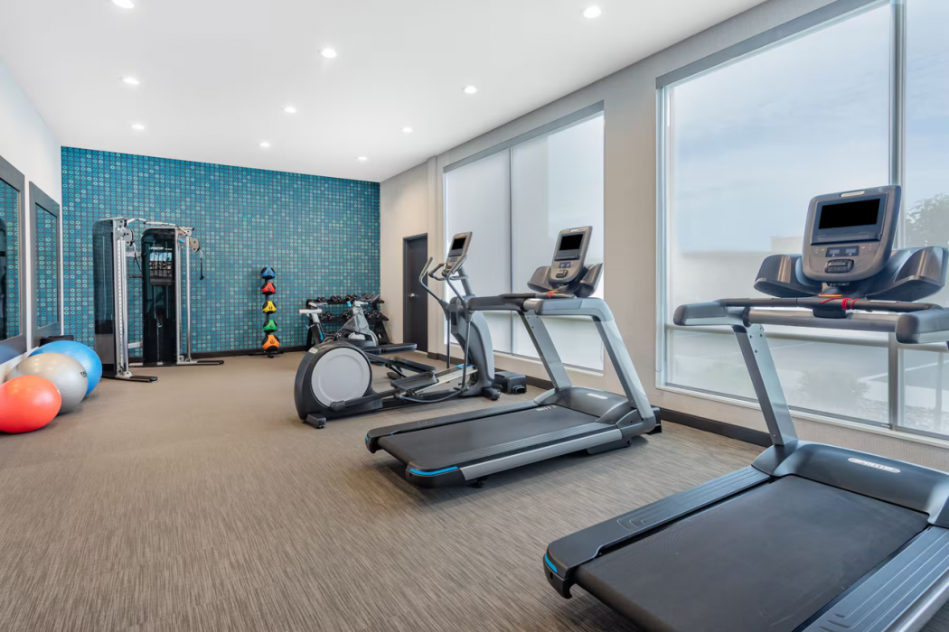 LaQuinta Suites by Wyndham South Bend Notre Dame Area 12/14