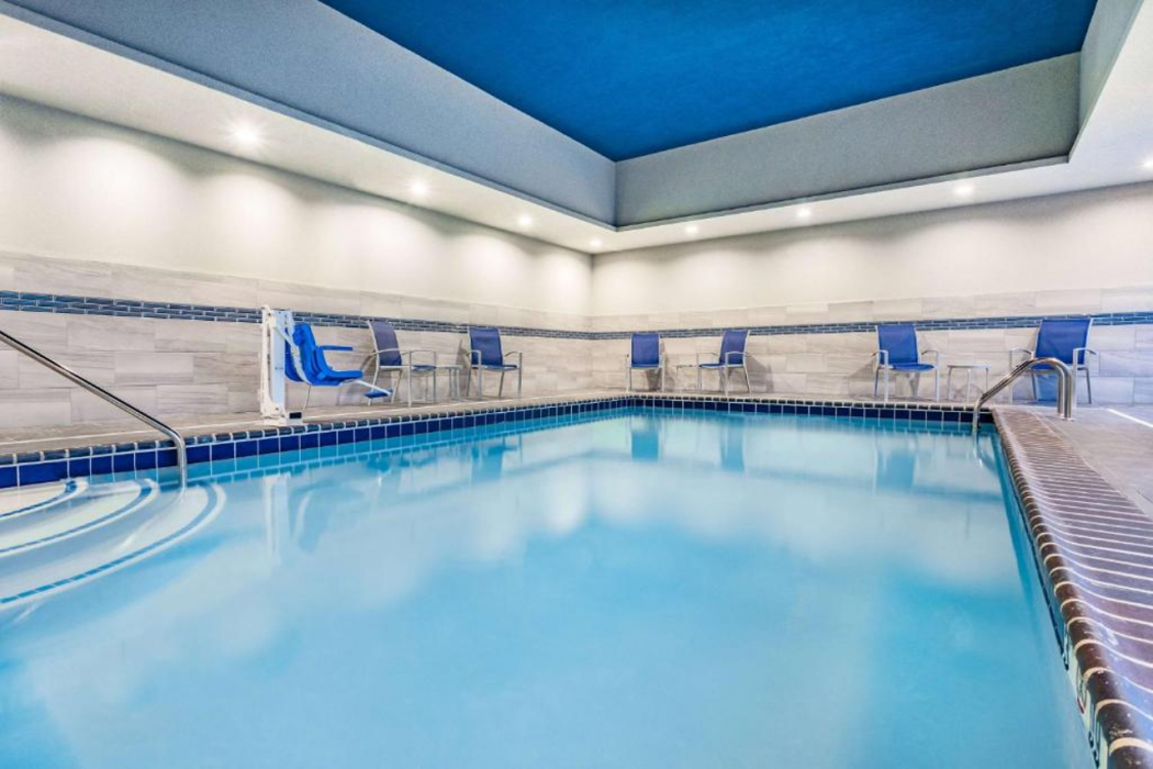 LaQuinta Suites by Wyndham South Bend Notre Dame Area 14/14