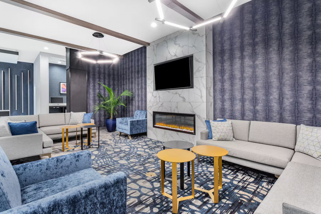LaQuinta Suites by Wyndham South Bend Notre Dame Area 3/14