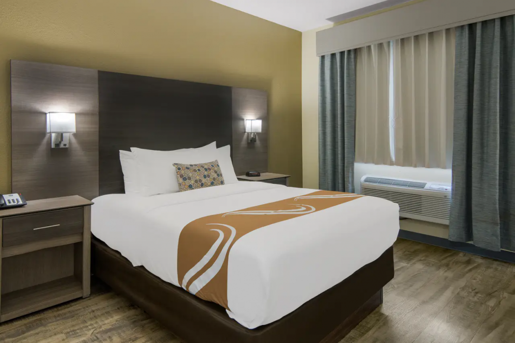 Quality Inn and Suites Roanoke Fort Worth North TX 18/46