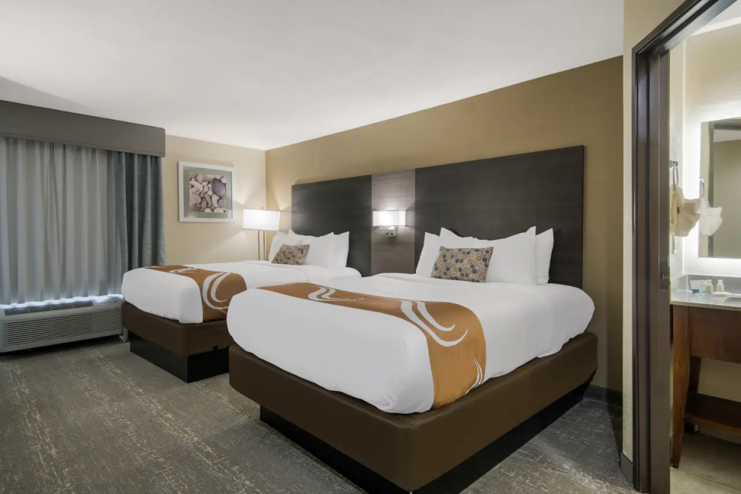 Quality Inn and Suites Roanoke Fort Worth North TX 12/46