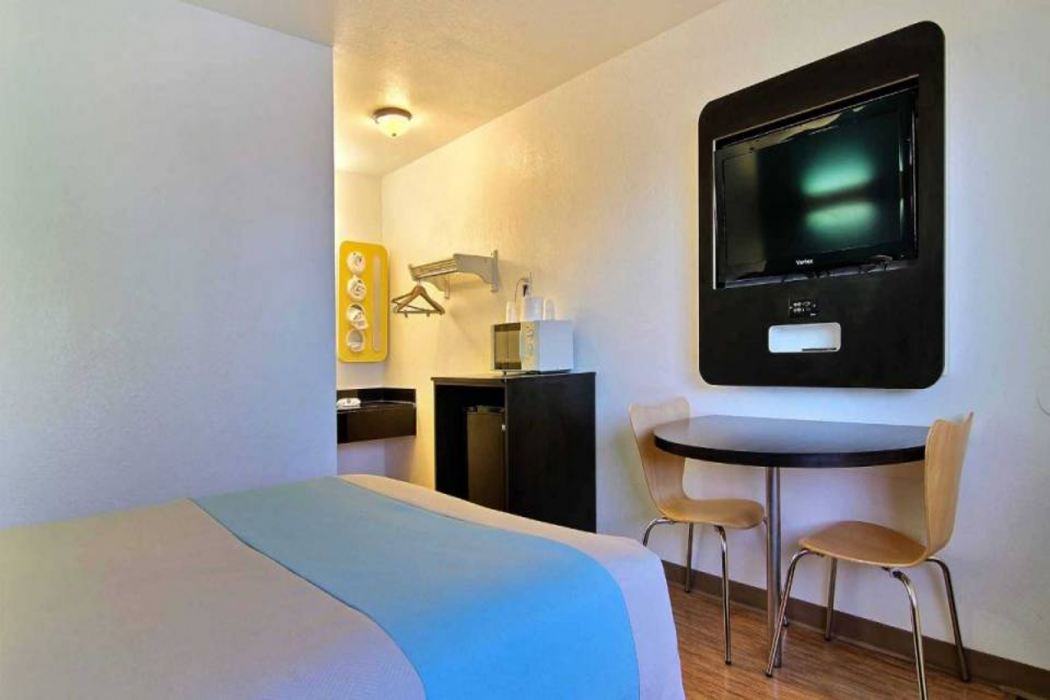 Motel6 Carlsbad, NM 10/47