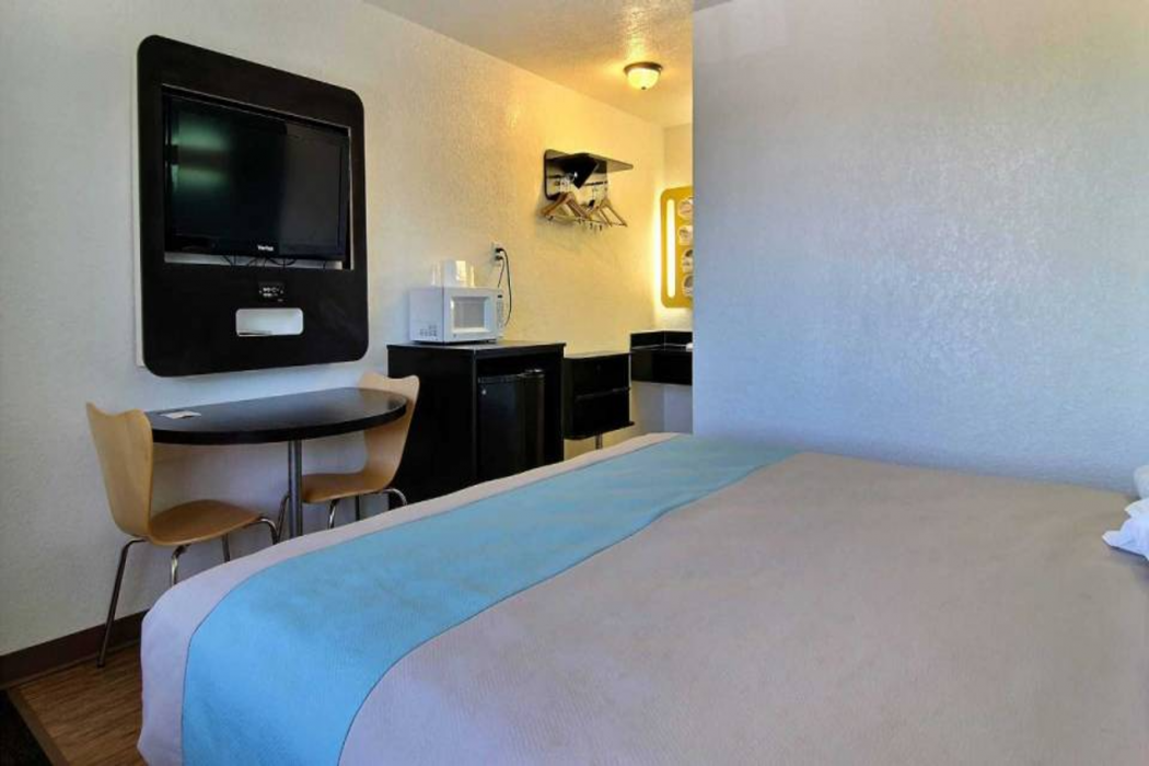 Motel6 Carlsbad, NM 13/47