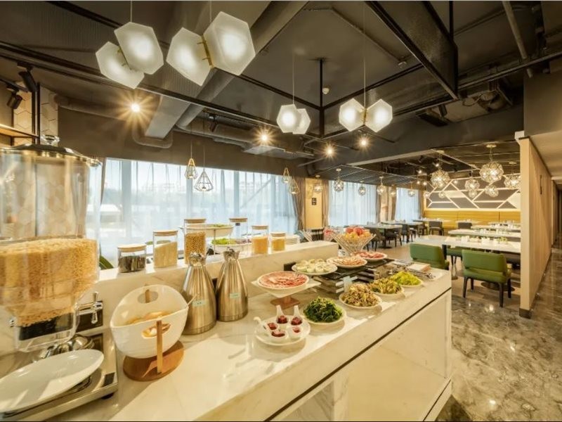 Atour Hotel (Changchun Motian Vitality Mall Eco Square) 10/25