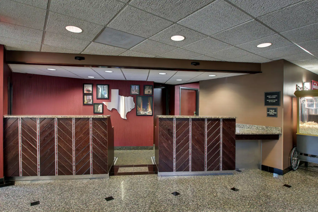 Heritage Inn & Suites The Woodlands, Trademark by Wyndham 11/60