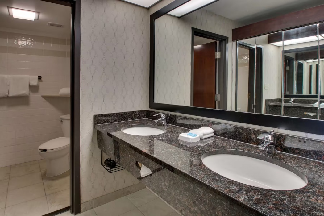Heritage Inn & Suites The Woodlands, Trademark by Wyndham 15/60