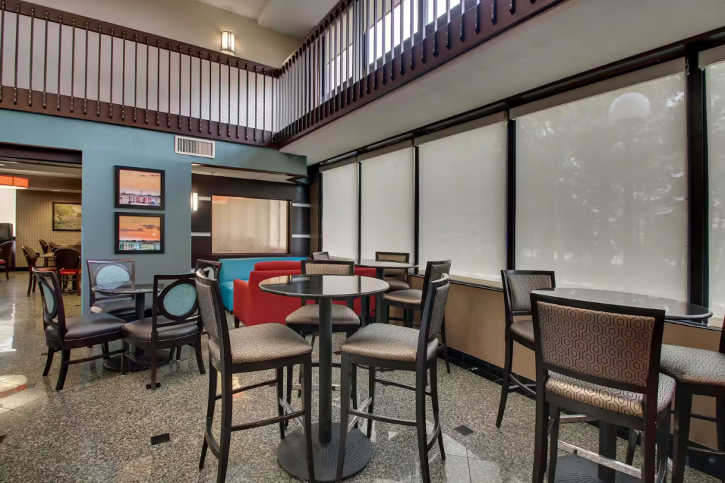Heritage Inn & Suites The Woodlands, Trademark by Wyndham 4/60