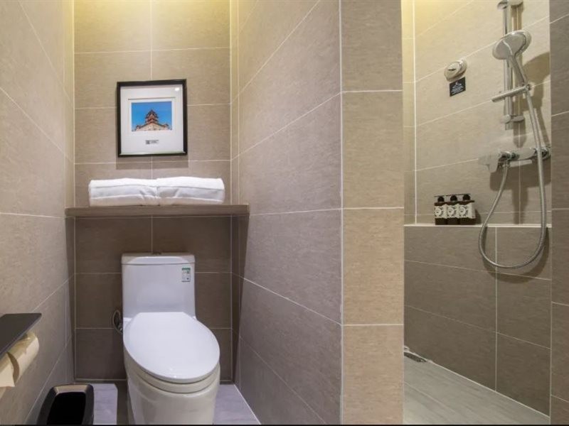 Wuhan Yaduo Optics valley Youth remittance Financial port hotel 8/10