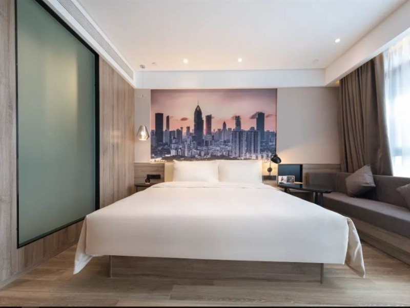 Wuhan Yaduo Optics valley Youth remittance Financial port hotel 7/10