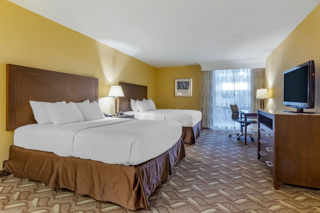 Clarion Inn and Suites Roswell, NM 13/20