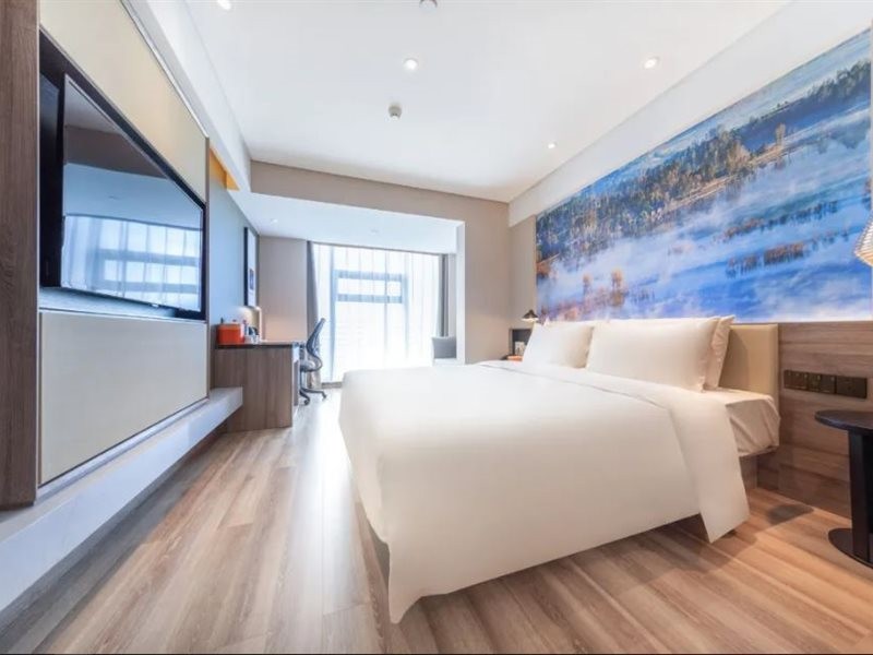 Atour Hotel Kunming South High Speed Railway Station University Town 32/56
