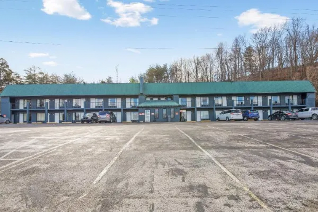 OYO Hotel Mt Vernon KY I 75 1/35