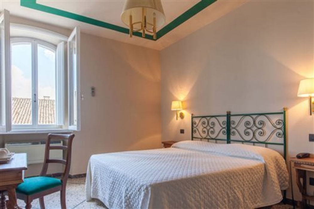Hotel Titano 11/54