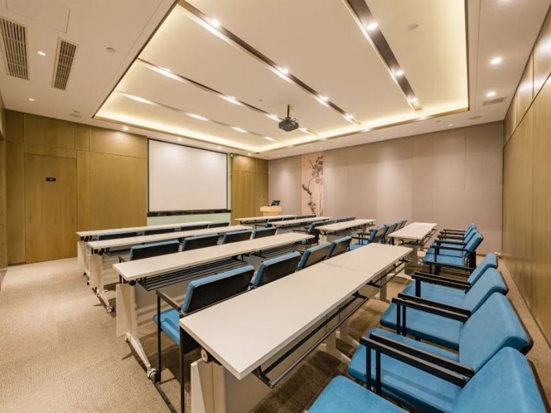 Atour Hotels (Langfang High-Speed Railway Station) 18/29