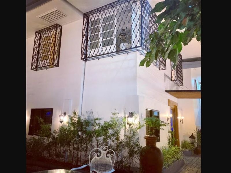 Courtyard Hotel 17/40