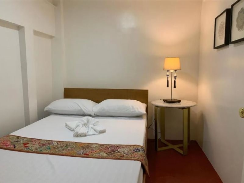 Courtyard Hotel 19/40