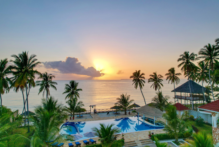 Sunny Palms Beach Bungalows 26/65