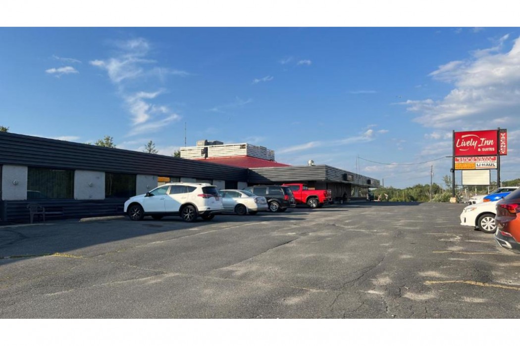 Lively Inn & Suites 3/61