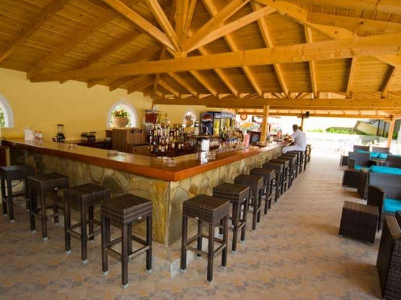 Village Mare Hotel 8/37