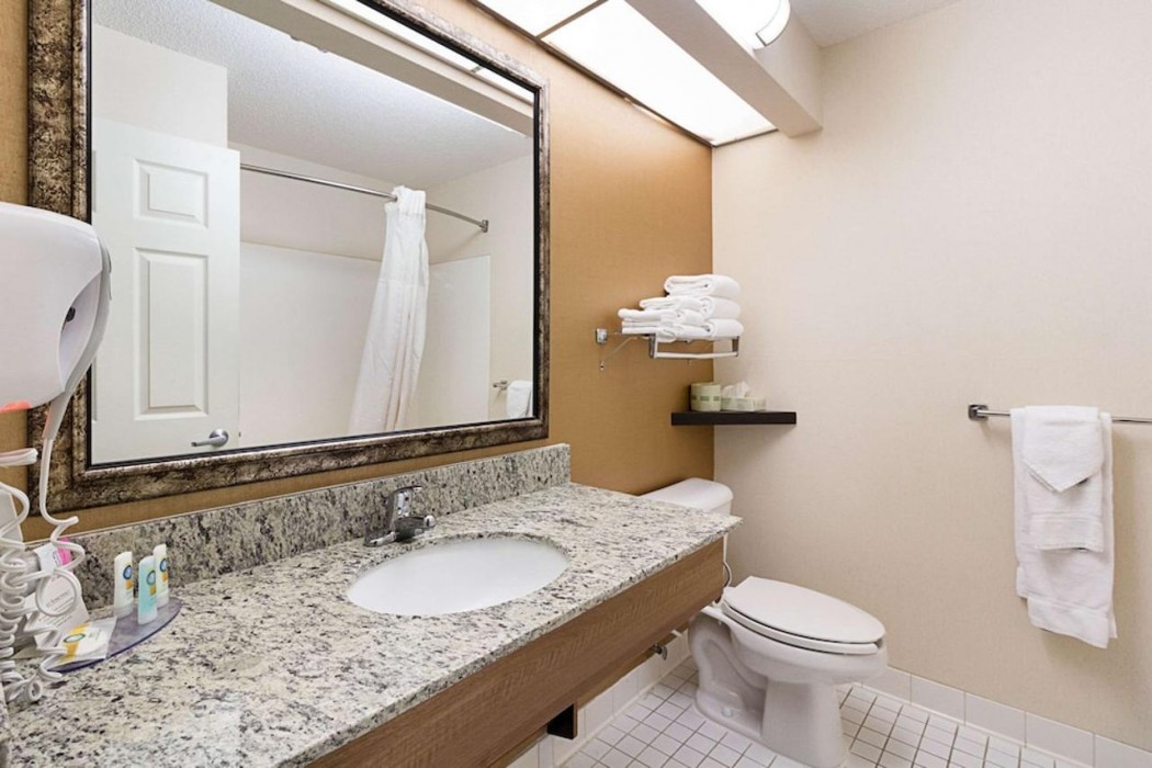 Quality Inn Fairmont 14/28