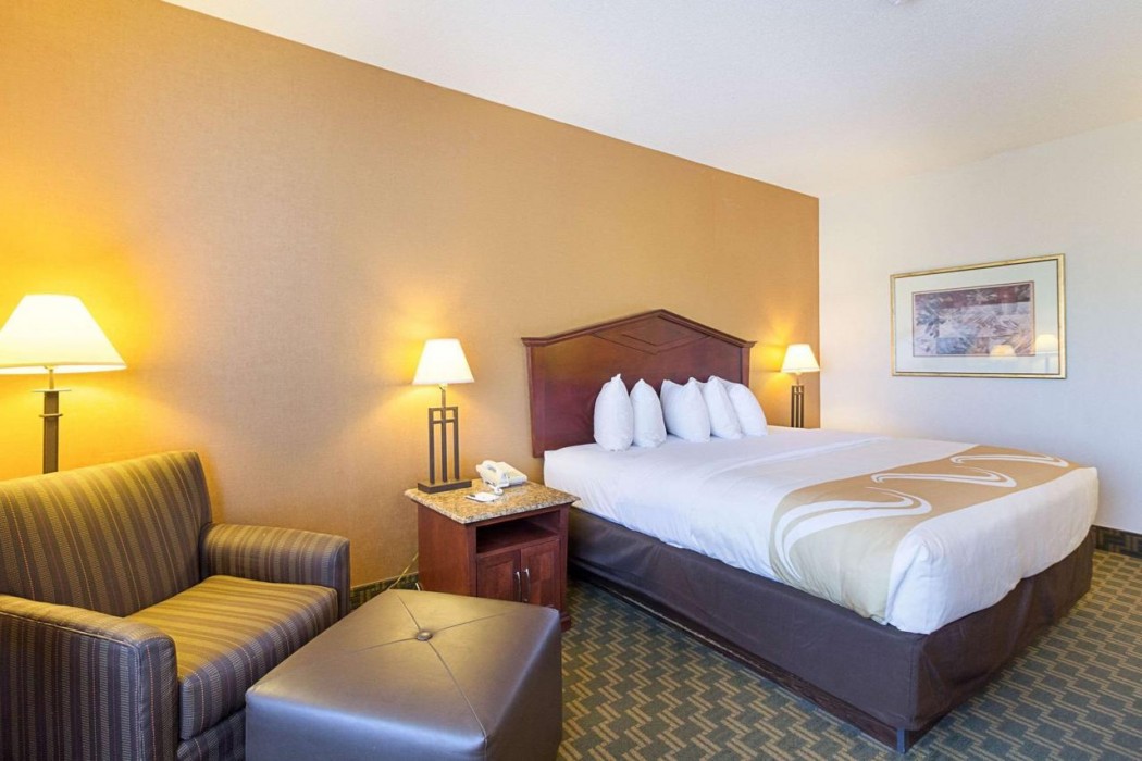 Quality Inn Fairmont 9/28