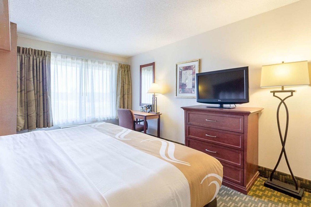 Quality Inn Fairmont 11/28